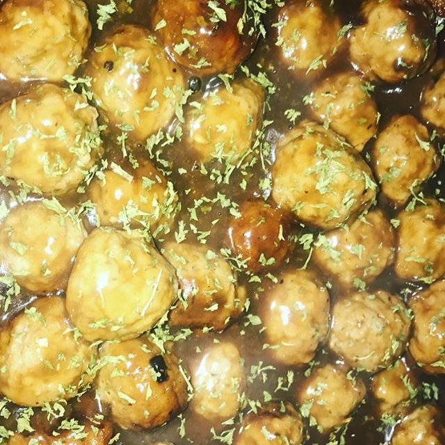Italian sausage meatballs in an onion & mushroom gravy 🤤🤤