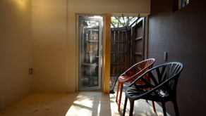 坪庭のある寝室