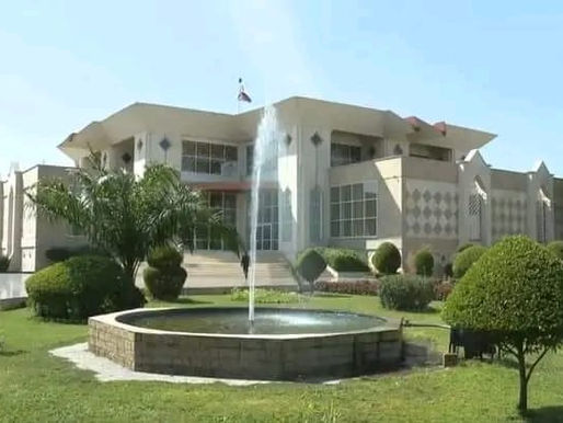 CMT: UN UNIÈME GOUVERNEMENT FADE ET CREUX