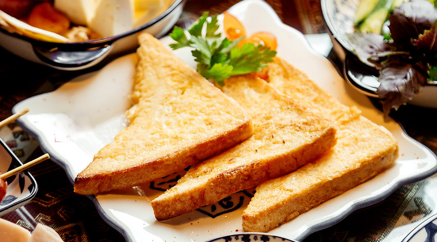 various-breakfast-food-with-crackers.jpg