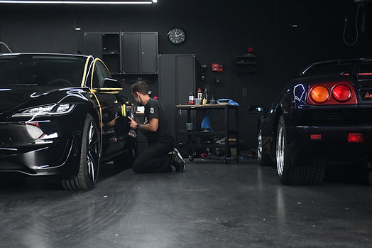 polijsten sportauto, Lamborghini Diablo, Tesla