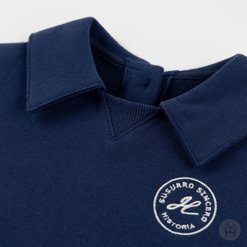 The Let's Baby Set-Up combines style and comfort with its navy-colored man-to-man top and matching pants. Designed for easy w