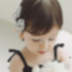 The Odd Baby Hairpin is a charming accessory featuring a luxurious organza ribbon that adds a touch of elegance to any outfit