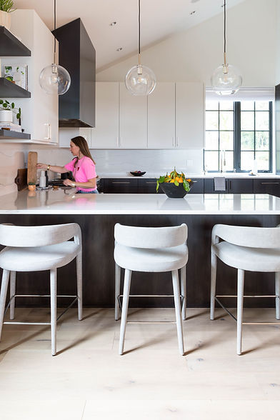 Decluttering and Organizing Professional Home Organizer