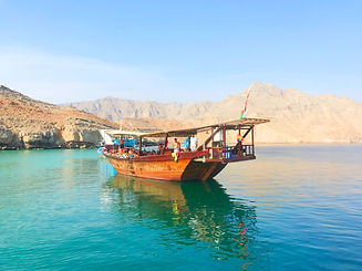 musandam-dhow-tours-mpAyw_RtiG4-unsplash