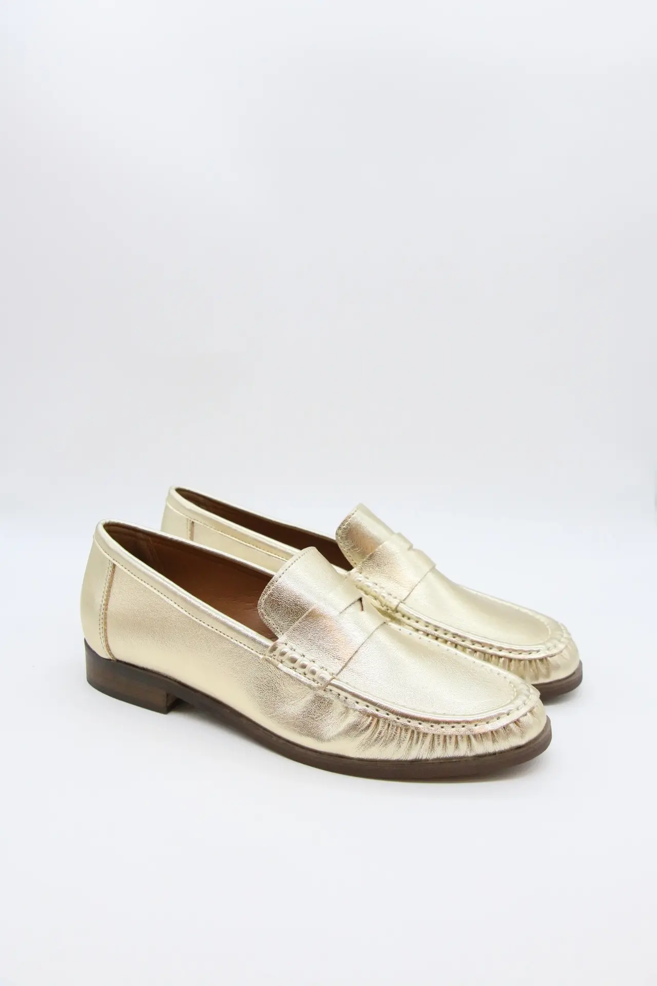 Bellucci Mocassins plat dorés paire