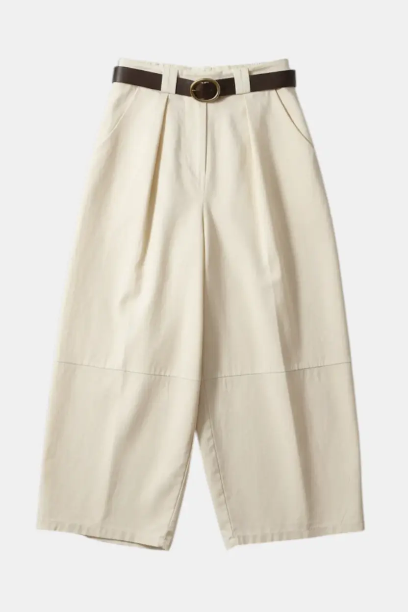 W Studio Intuition Pantalon barrel court Padrig écru flat lay