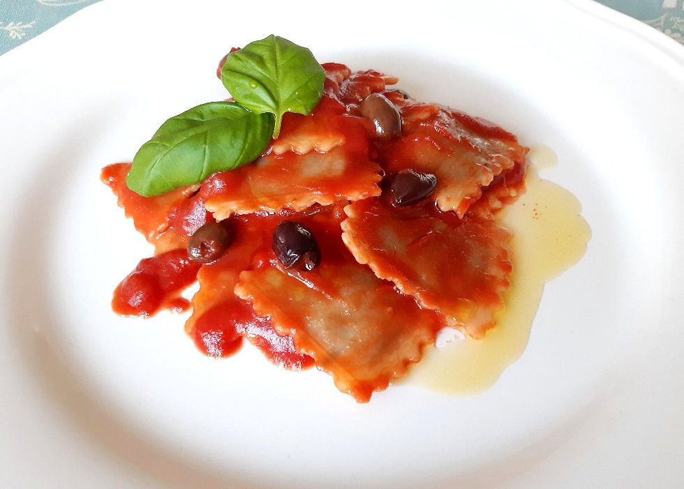 Pasta saus met tomaten en Taggiasche olijven - Pasta Recept