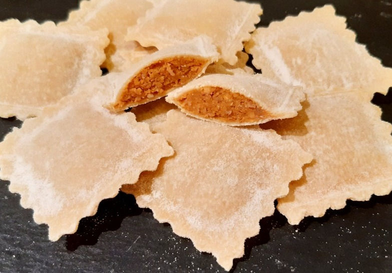 Thumbnail: RAVIOLI al Ragù Bolognese