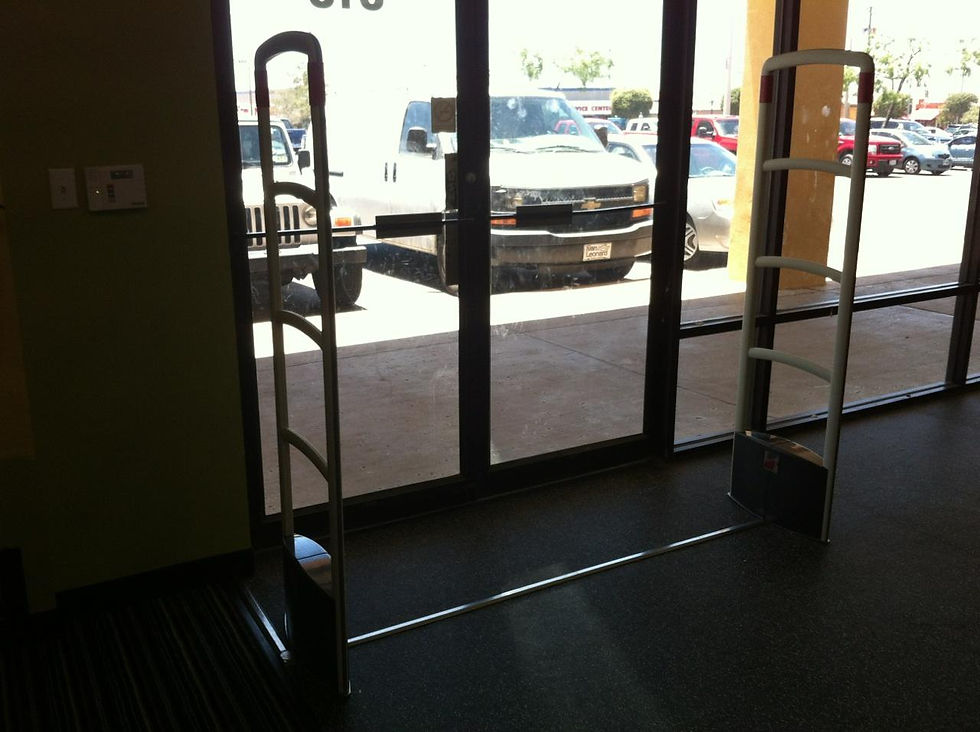 Plato's Closet N. Mesa - Pic 2