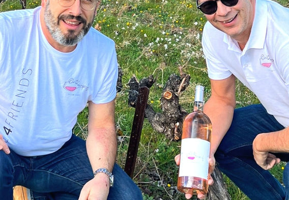Rosé wine On The Cusp team