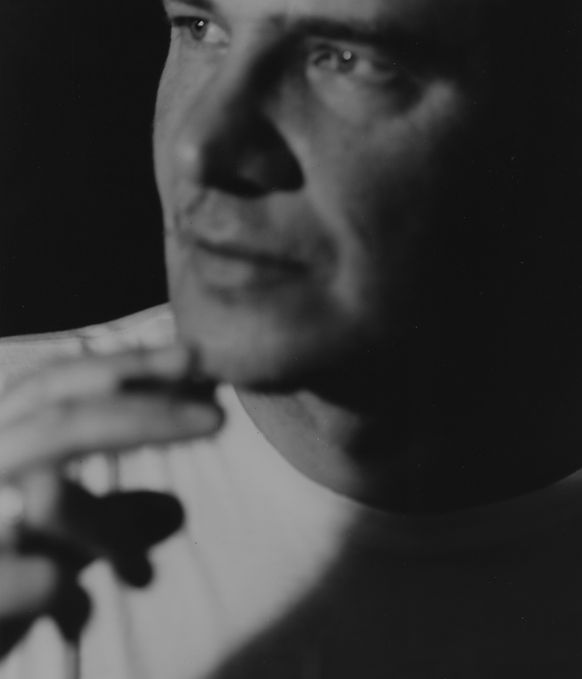 Retrato do artista por Willy Biondani