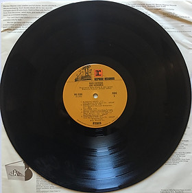 jimi hendrix vinyls albums / side 1 : war heroes / usa