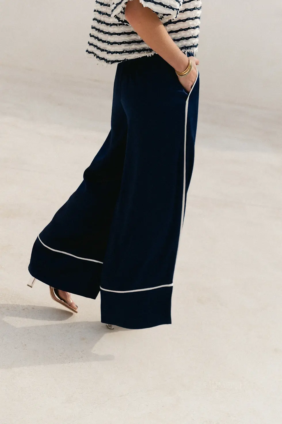 Thumbnail: Avril wide leg trousers navy