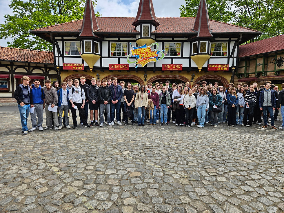 Achterbahn trifft Formelsammlung – EF-Physikkurse besuchen Heidepark Soltau