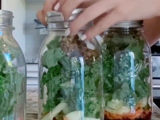 Simple Tasty Mason Jar Salad