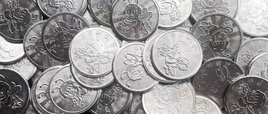Silver gashapon machine tokens, coins -1cm
