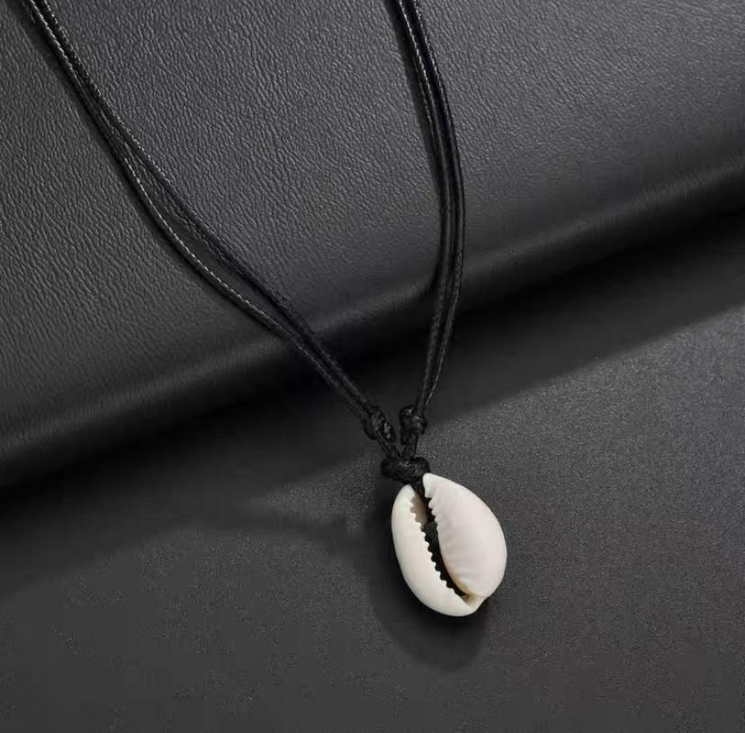 Cowrie Shell Necklace - black