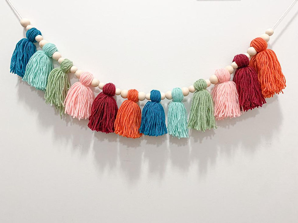 Thumbnail: 180cm 12 Tassels Garland (2 beads between the tassels)