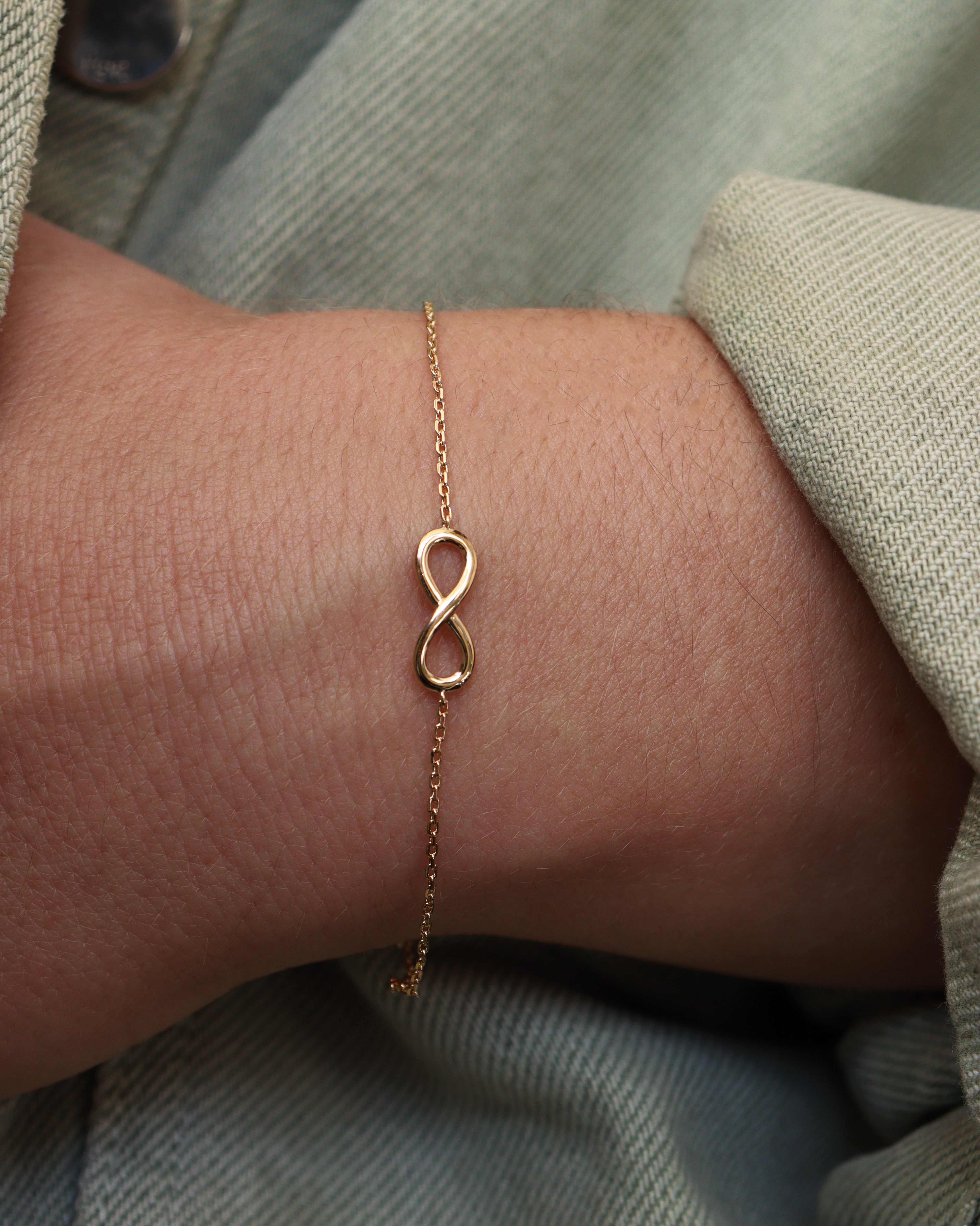 Bracelet infini en plaqué or