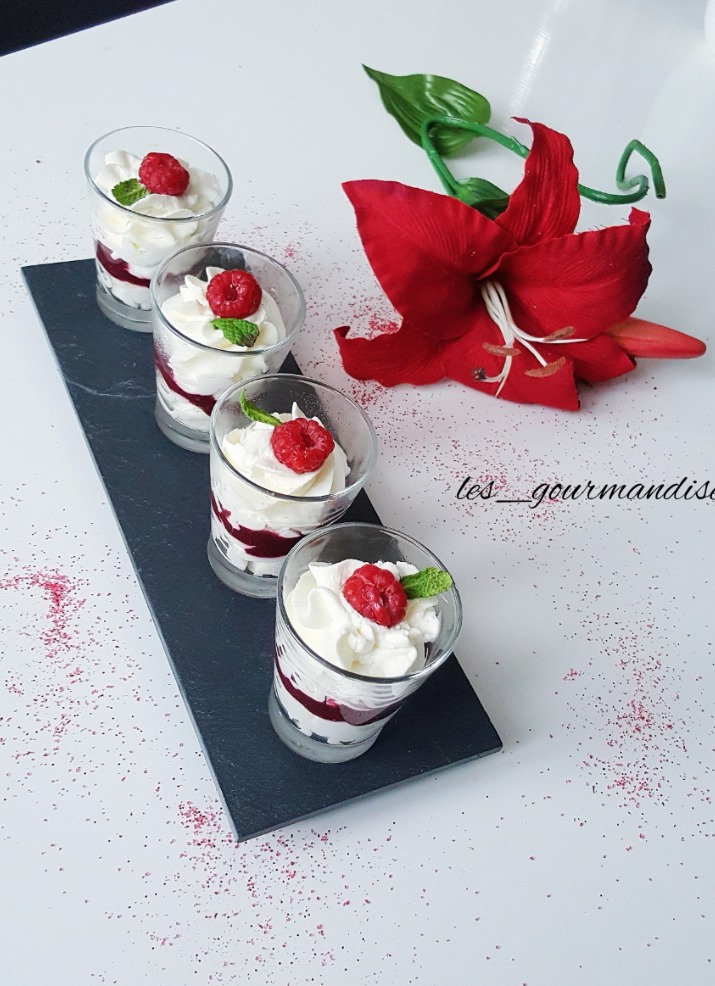 Verrines chantilly fruits rouges