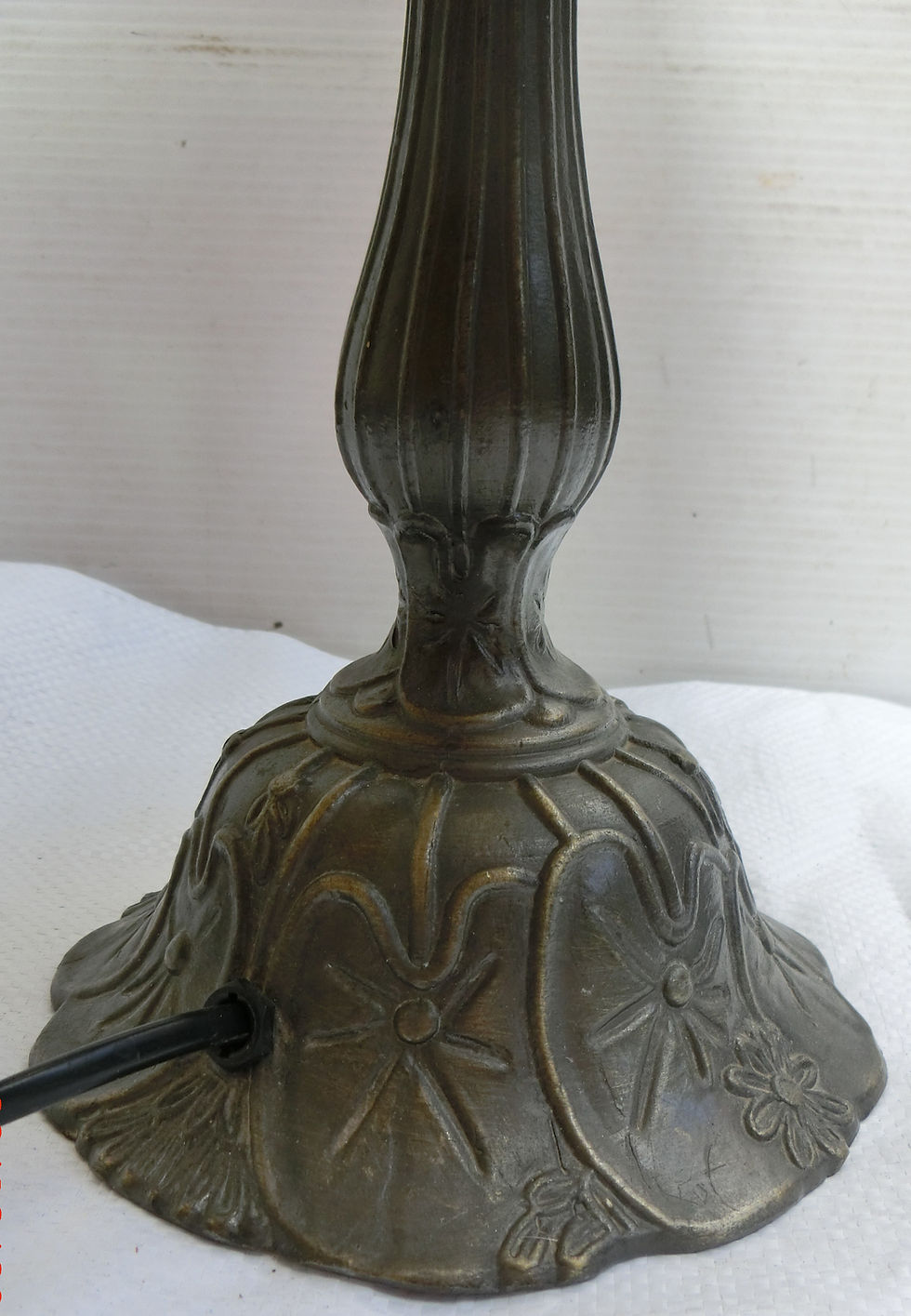 Thumbnail: Vintage leadlight table lamp