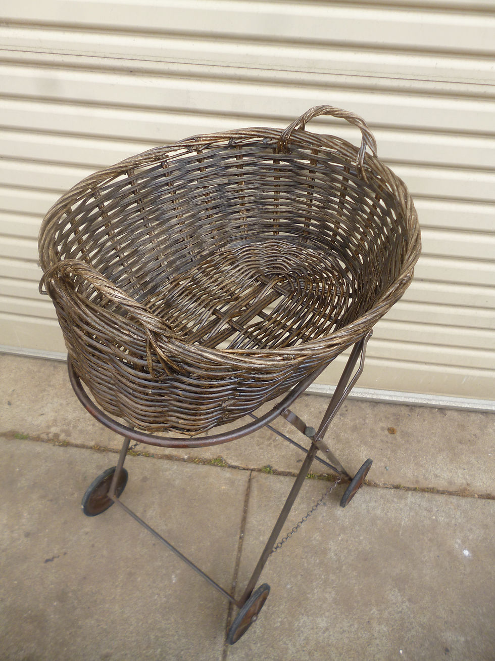 Thumbnail: Antique laundry trolley