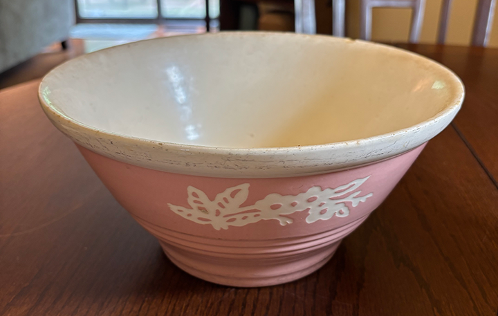 Harker Pink Cameo Mixing Bowl