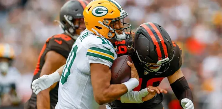 Jordan Love Week 3 QB Grade: Packers @ Browns