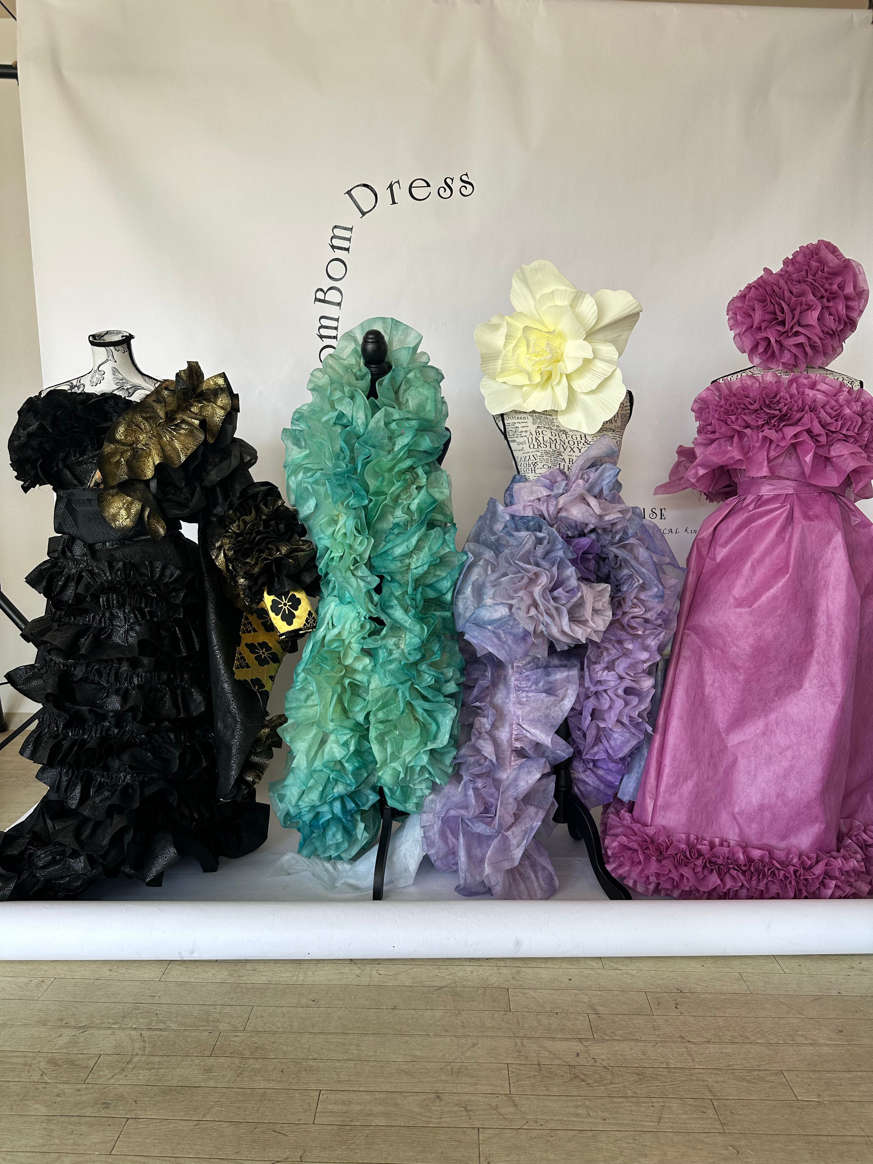 黒金龍bom bom dress