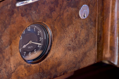 bentley-r-type-clock.jpeg