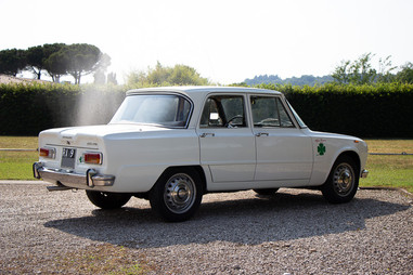 alfa-romeo-giulia-1300-nervesauto-olivotto_10.jpeg