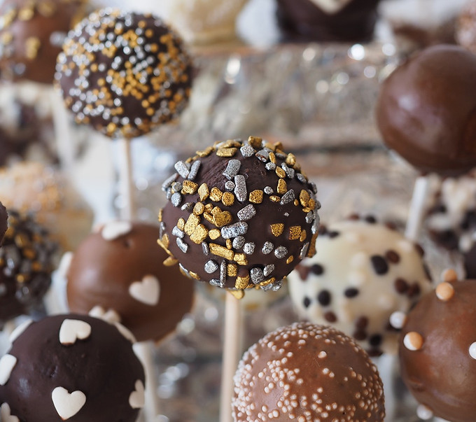 cake-pops-g7c0de2062_1280.jpg