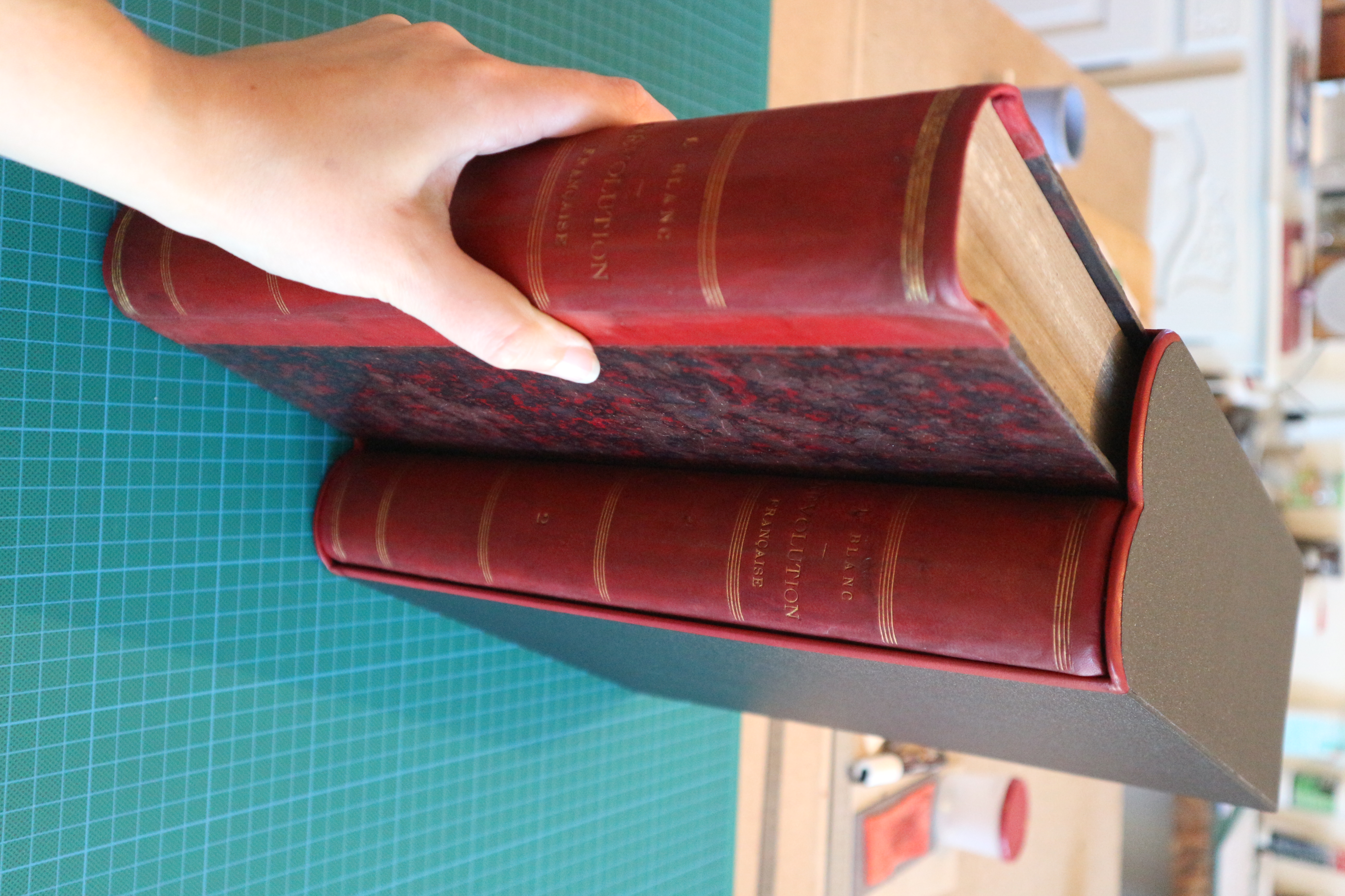 Etui double bordé peau