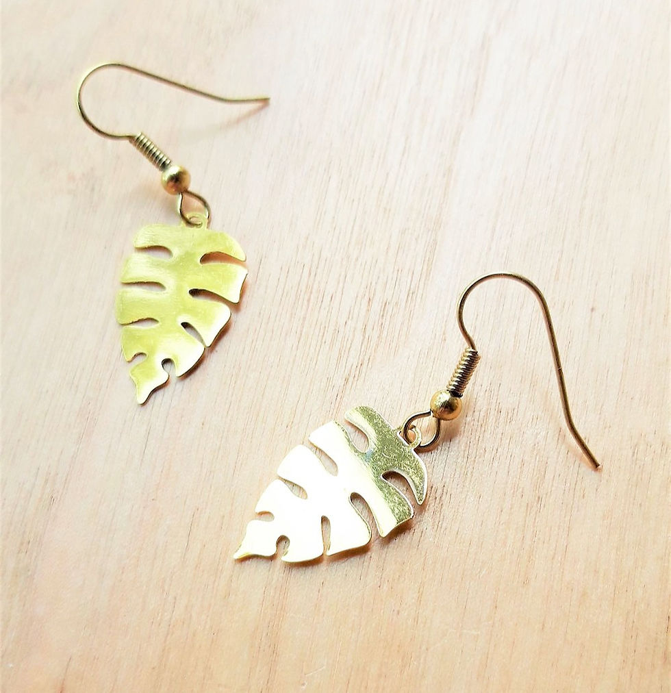 Boucles d'oreilles Sane Création avec  feuille dorée