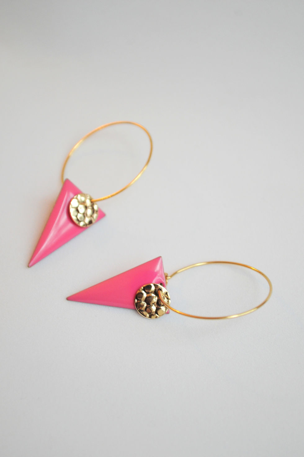 Miniature : Boucles d'oreilles créoles triangle rose