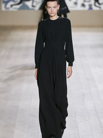 00044-Christian-Dior-Spring-22-Couture-Paris-credit-Alessandro-Lucioni-Gorunway.jpg