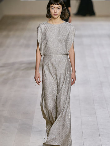 00042-Christian-Dior-Spring-22-Couture-Paris-credit-Alessandro-Lucioni-Gorunway.jpg