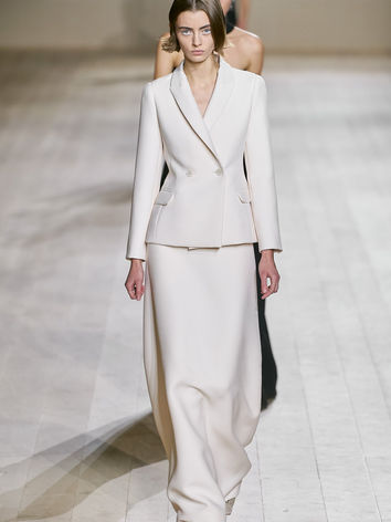 00016-Christian-Dior-Spring-22-Couture-Paris-credit-Alessandro-Lucioni-Gorunway.jpg