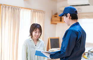 作業員とお客