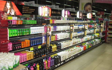 A premium category display designed to highlight L’Oréal’s extensive hair care range.