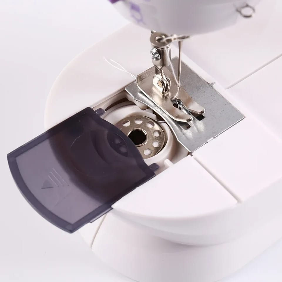 Miniatura: Maquina de coser