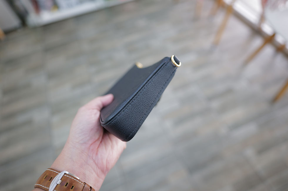 ภาพขนาดย่อ: LV Easy pouch on strap Monogram Empreinte bag