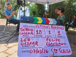 Registros de bastidores da expedição com equipamentos de filmagem.