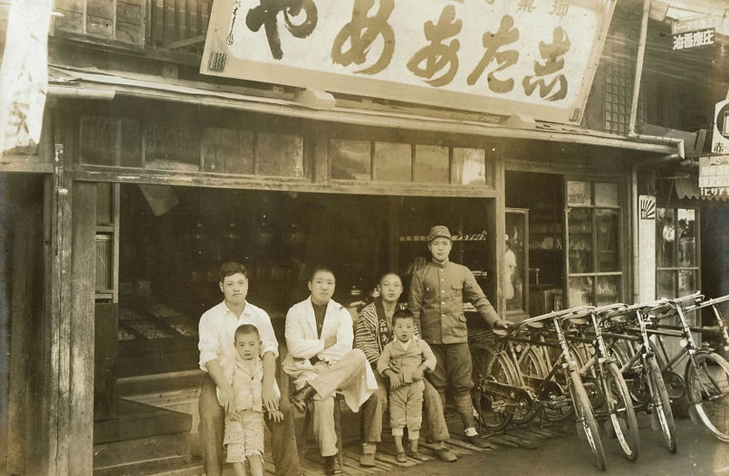 昔の店の前 チャリ 少し色調整 小サイズ.jpg