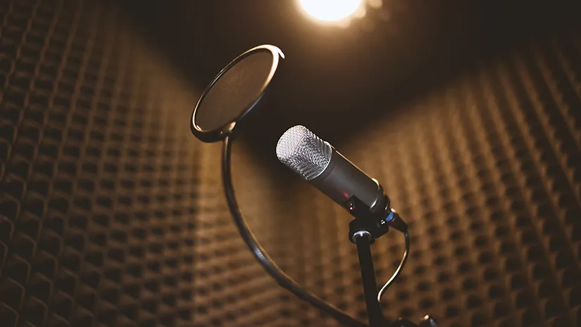 soundproof-room-audio-recording-feature.webp