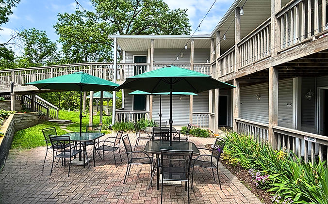 Courtyard_2_at_Green_Gables_Inn.jpg