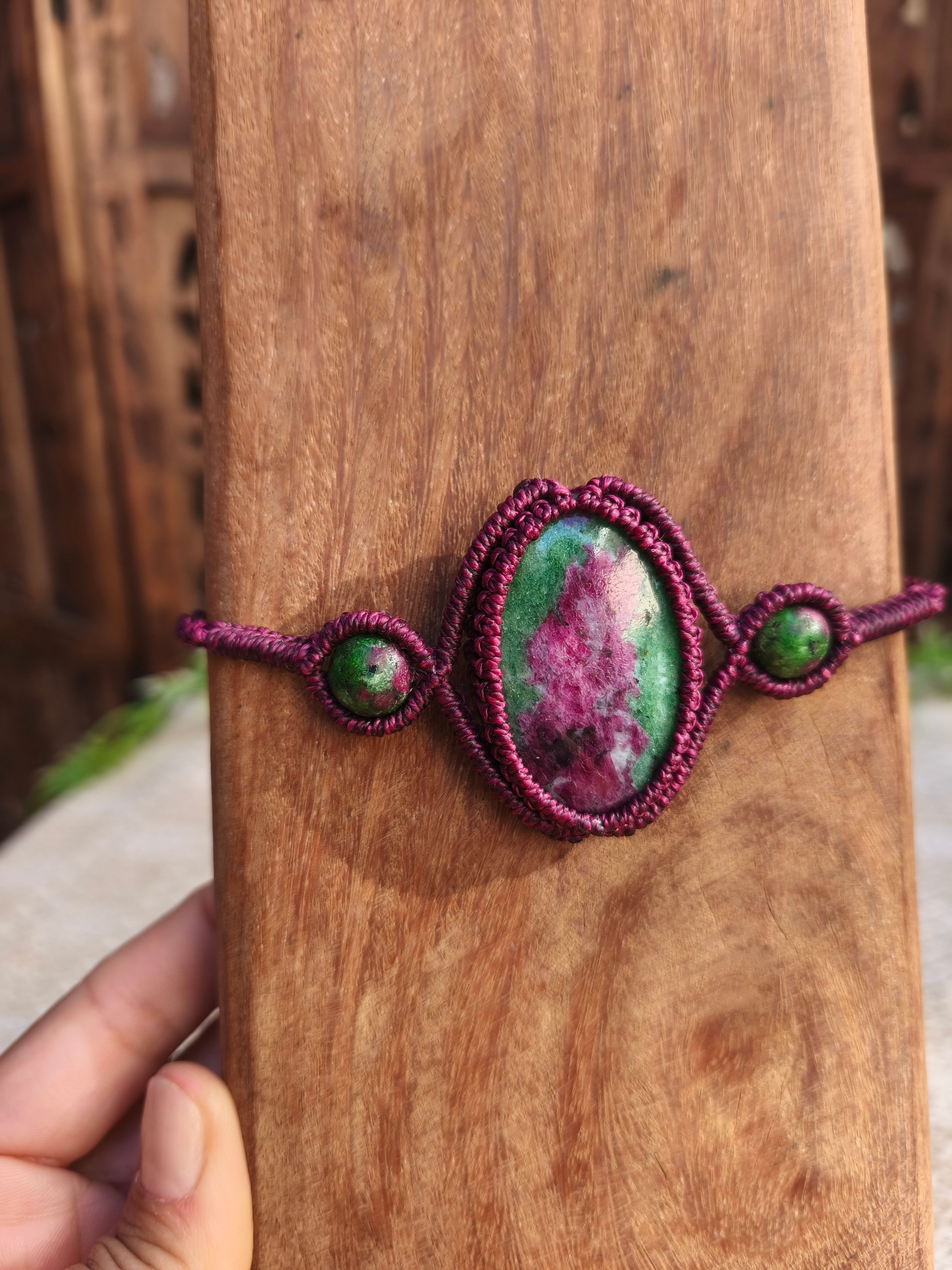 Peça Multifuncional de Rubi Zoisita ~Pulseira, Bracelete, Tiara e Gargantilha