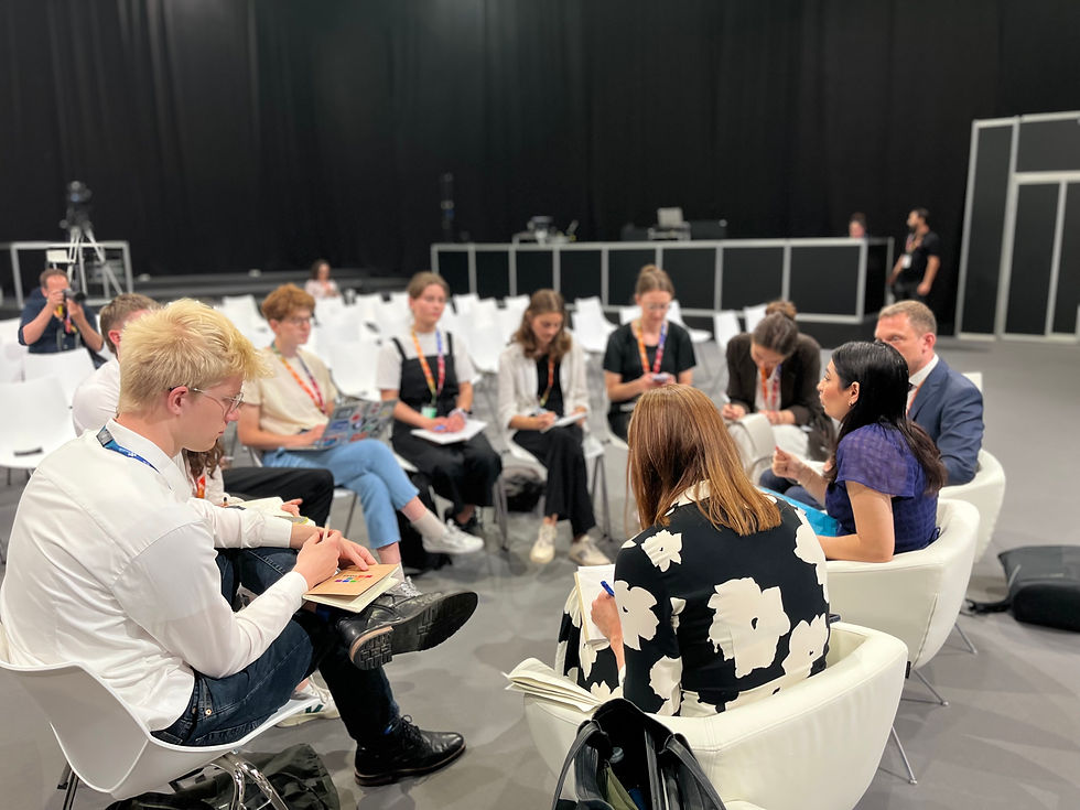 Politik zum Anfassen: Wie zwei Konferenzen in Hamburg und Sevilla junge Menschen erreichen