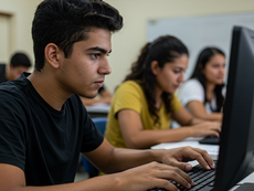 Patos de Minas amplia curso gratuito de informática para jovens e adultos